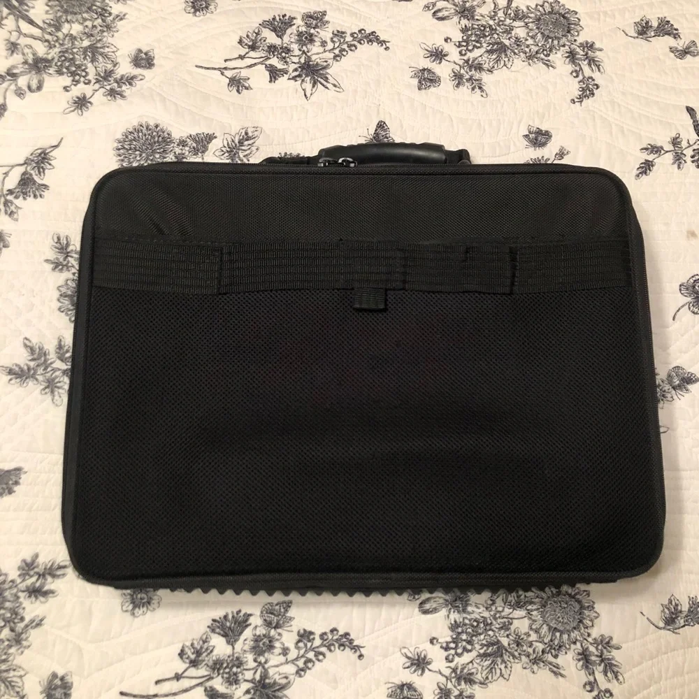 Targus laptop bag in very good used condition